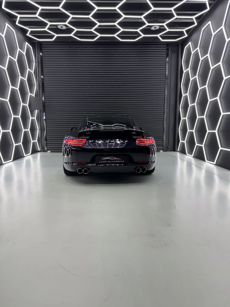 1. porsche 911 carrera black edititon 6