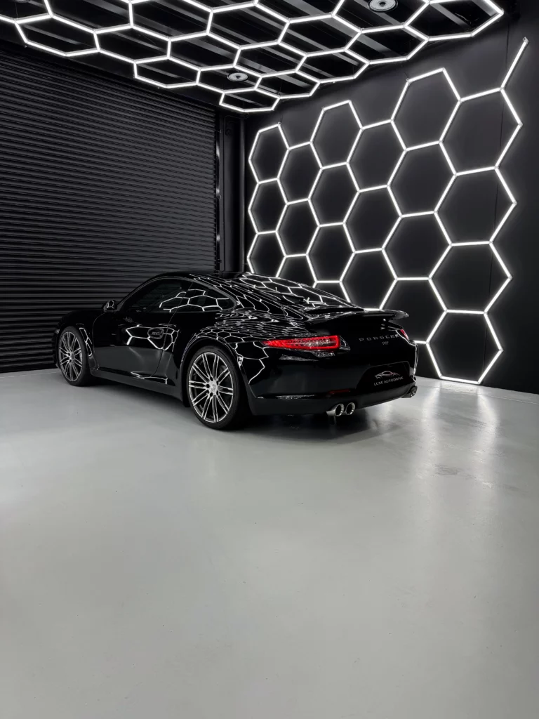 1. porsche 911 carrera black edititon 8