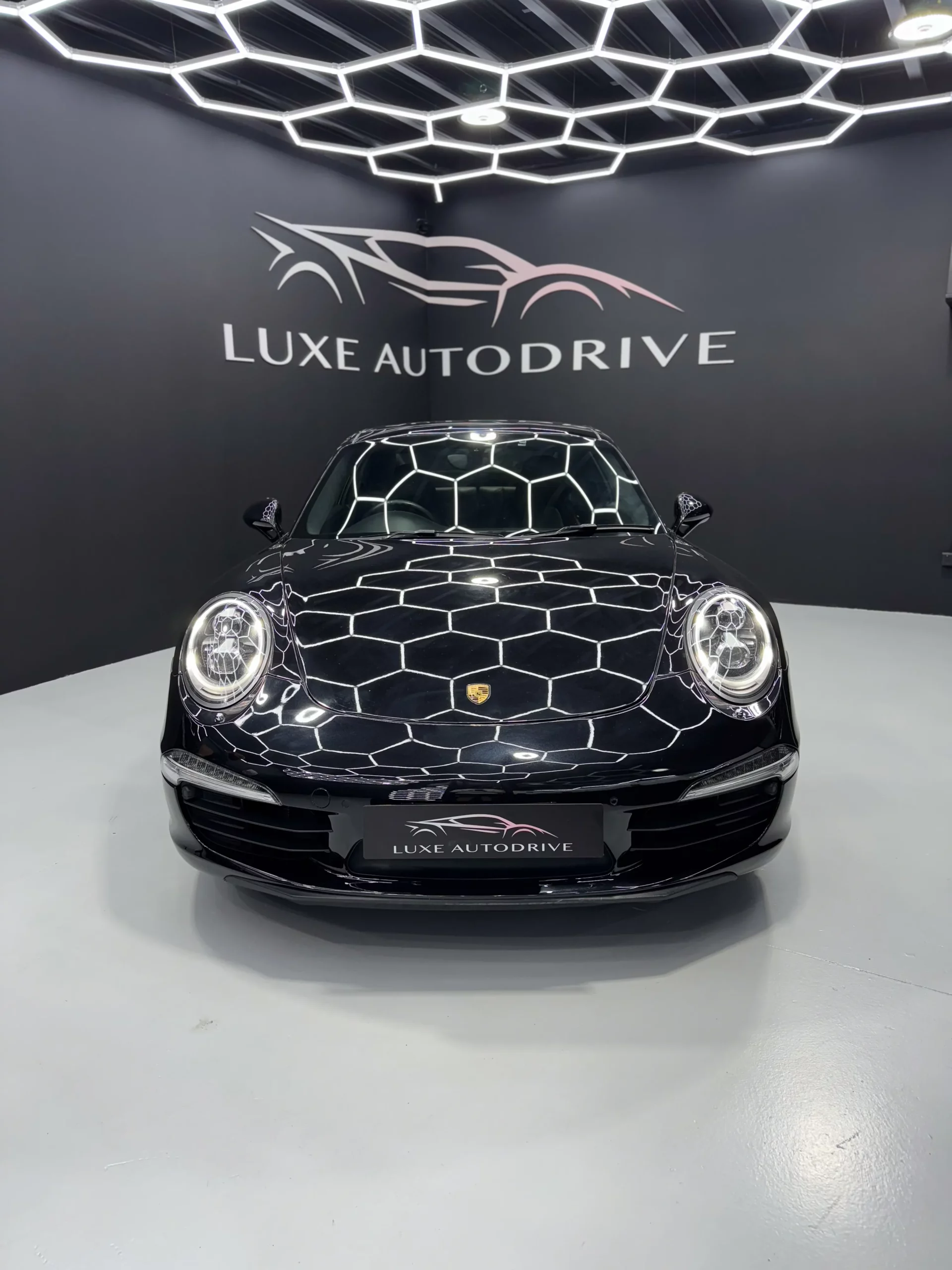 Porsche 911 Carrera Black hire